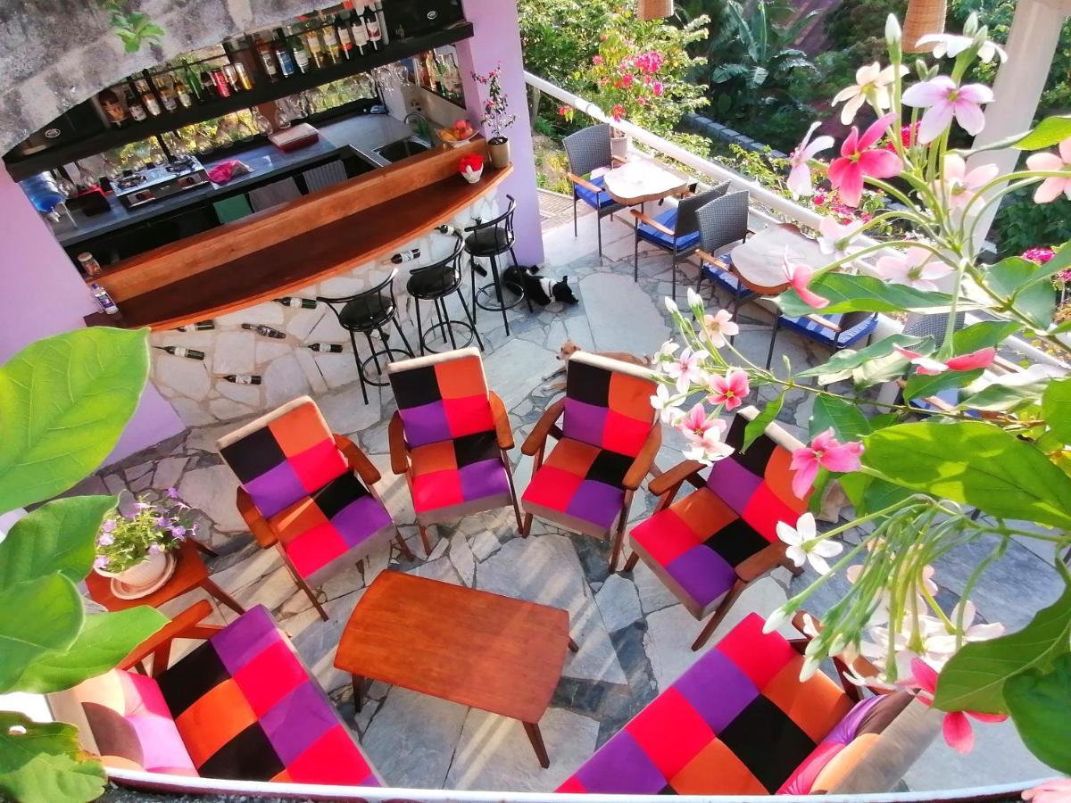 Lonos Circle Private Garden Bed & Breakfast Romblon Eksteriør bilde